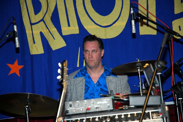 min 2005 11 26 riot 089